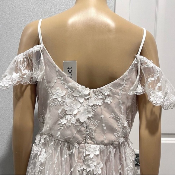 Ivory Floral Embroidered Mesh Maternity Evening Gown - Picture 10 of 12